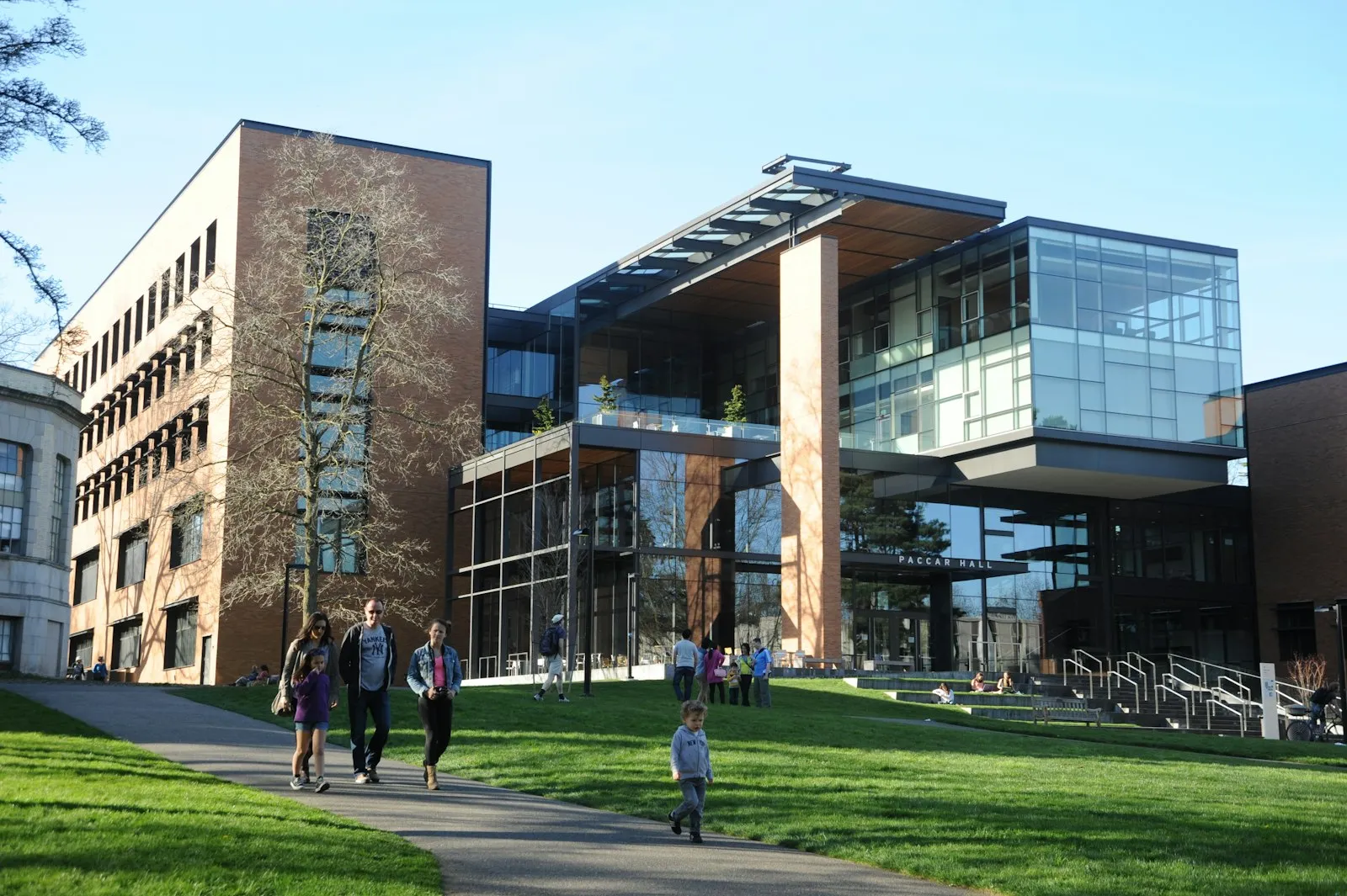 Student using AI tools for college research and admissions planning